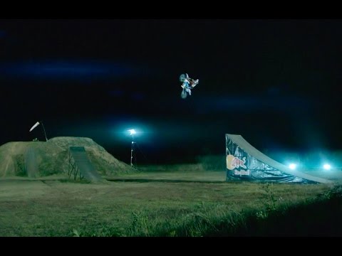 What it&#039;s like to Backflip 35m on a Dirt Bike