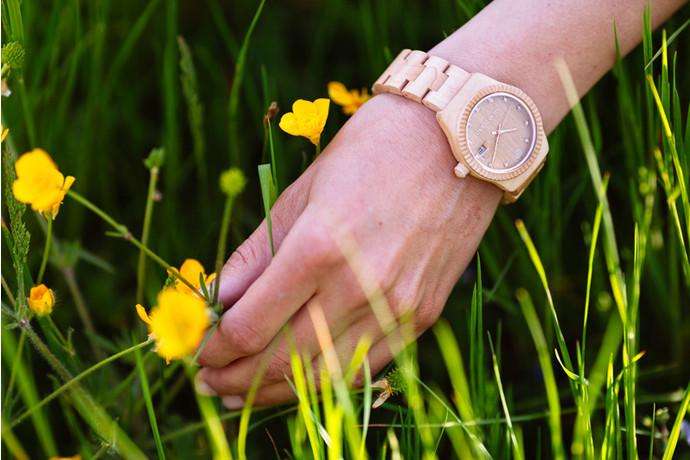 Тренд моды: экологичные деревянные наручные часы. Без кукушки...