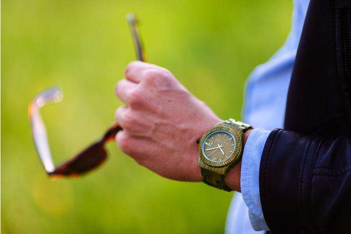Тренд моды: экологичные деревянные наручные часы. Без кукушки...