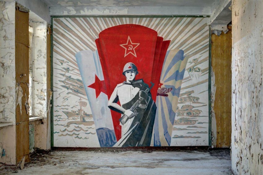 Призраки советской империи: 52 фотографии заброшенных объектов Советского Союза в Европе