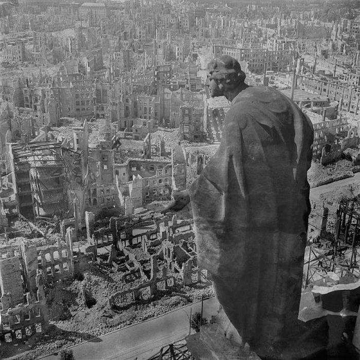 Дрезден после бомбежки авиацией союзников