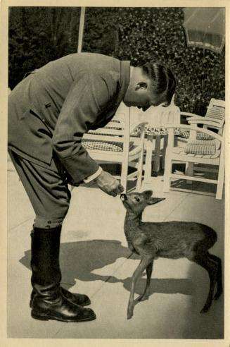 Гитлер и олененок