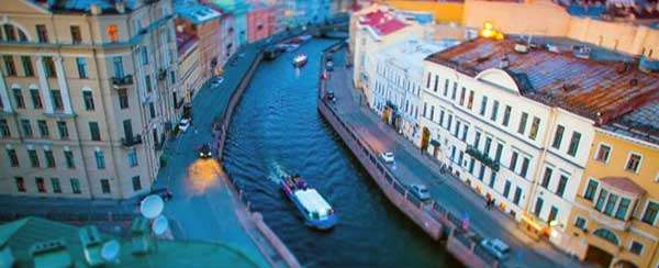 Видео: мультипликационный красивый Петербург