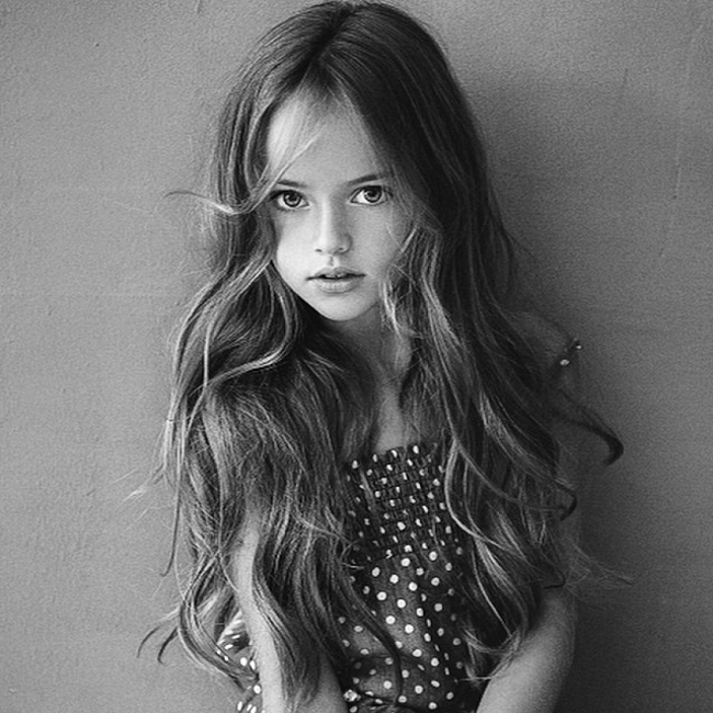 "Самая красивая девочка в мире": 9-летняя модель из России 7