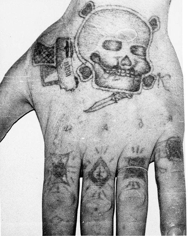 russian-criminal-tattoo-police-files-archives-designboom-06