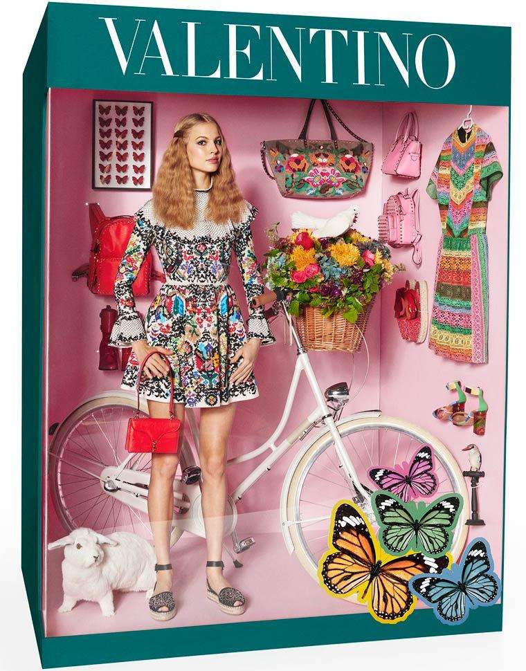 Отличия стилей модных брендов на примере 12 Барби fashion-dolls-11