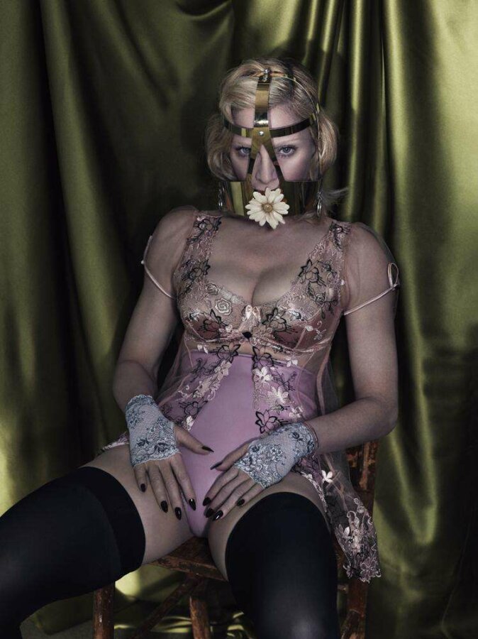 снимки из скандальной фотосессии Мадонны в Interview 13