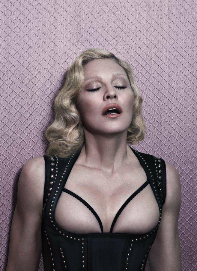 снимки из скандальной фотосессии Мадонны в Interview 3