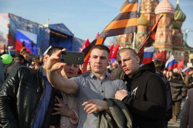 Фото с митинга-концерта в Москве в годовщину присоединения Крыма-6