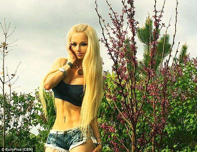 Валерия Лукьянова потратила немало средств и усилий, чтобы добиться фигуры, как у известной пластмассовой блондинки