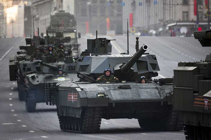 Высокий рейтинг России во многом обеспечен огромным количеством танков и вообще бронетехники