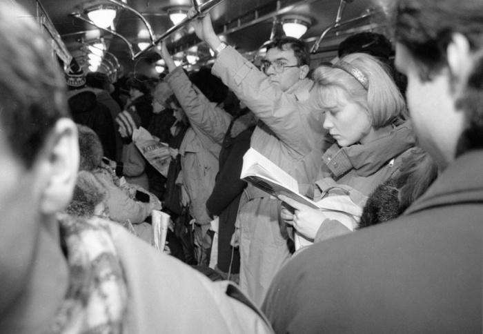 Пассажиры московского метро в 1992 году