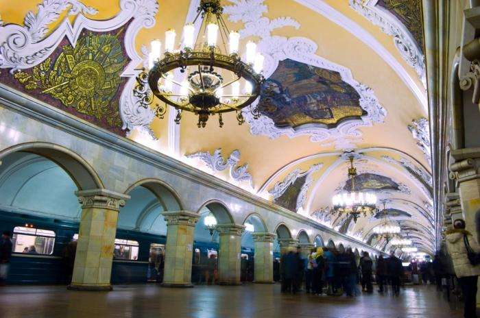 Станция "Комсомольская" считается зенитом сталинского стиля метро