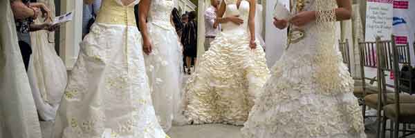свадебных платьев из туалетной бумаги