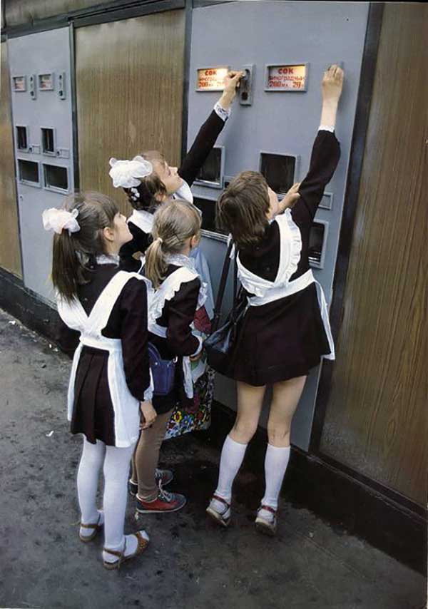 Газировка на улице советского детского фастфуда