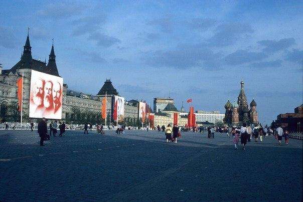 Фестиваль "Монстры коммунизма" отменён из-за низкой продажи билетов, 1988