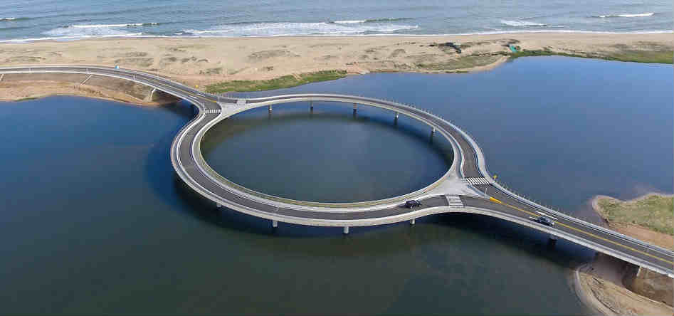 В Уругвае открыли "круглый" мост, чтобы привлечь туристов
