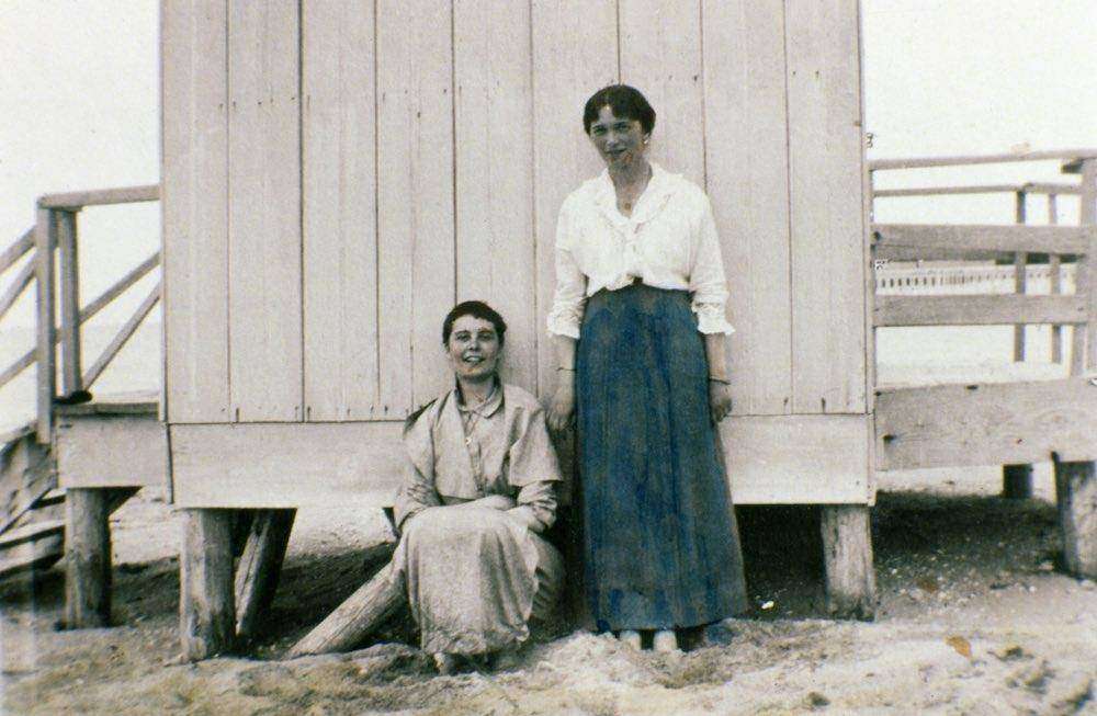Unidentified woman and Olga Romanov (R). The series of the unique pictures were taken by the Tsar Nicholas II himself or people close to the royal family. They were realized in 1915-1916, the most terrible years of World War I. Nicholas II was an insatiable photographer. He took special care of pictures, filed them with care in numerous albums. He passed down his love for photography to Maria, his third daughter, who is responsible for colouring most of the pictures. (Photo: Laski Diffusion/Getty Images)
