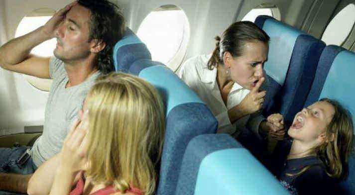 Почему нельзя отсесть от шумного ребенка в самолете