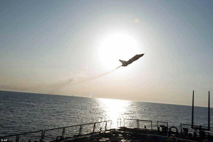 Американцы о пролете Су-24 возле их корабля: "Это было более агрессивно, чем все, что мы видели раньше" 3
