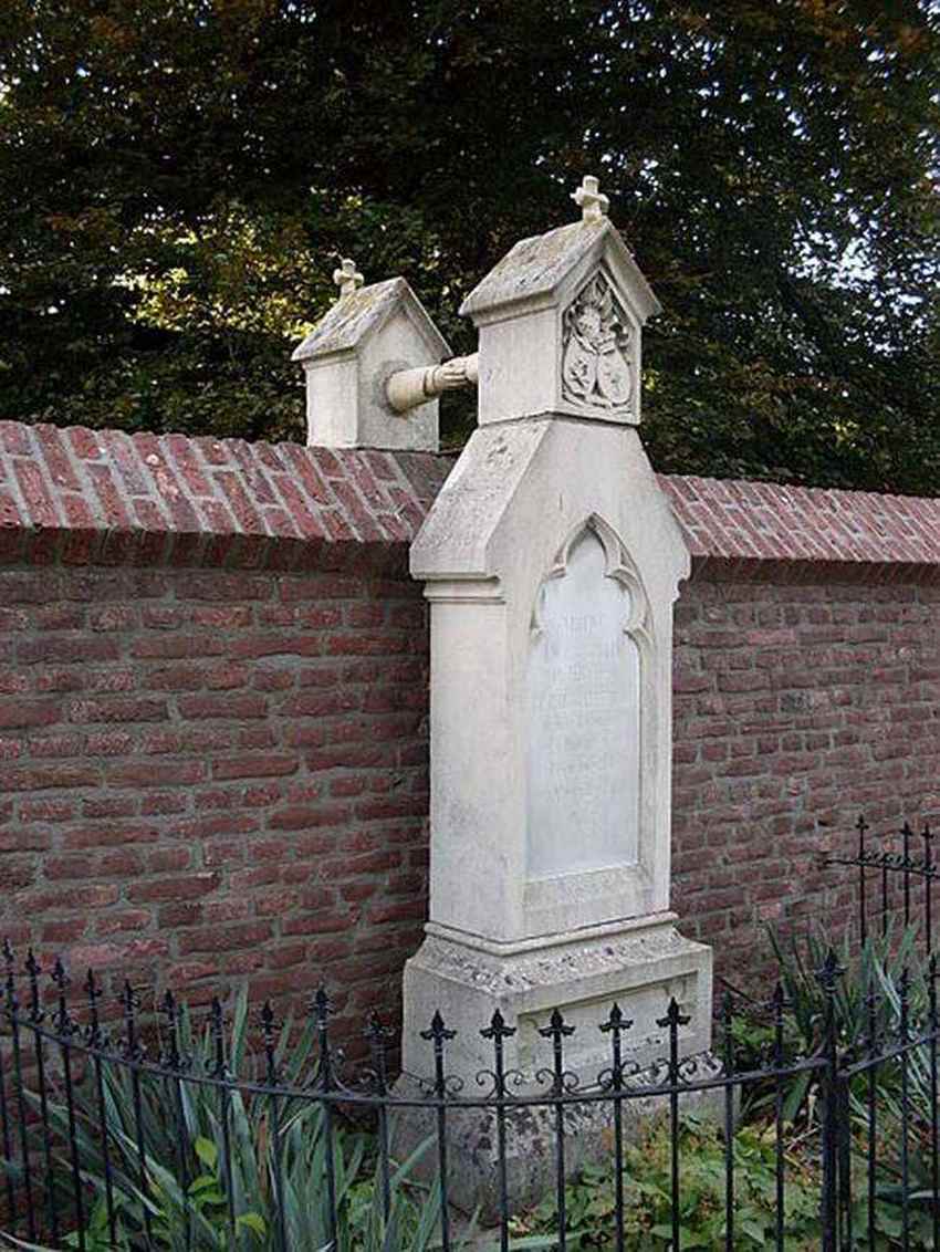 died-at-a-time-when-protestants-and-catholics-cemeteries-were-stric (1)