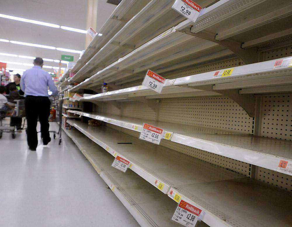 Полки в венесуэльских супермаркетах.