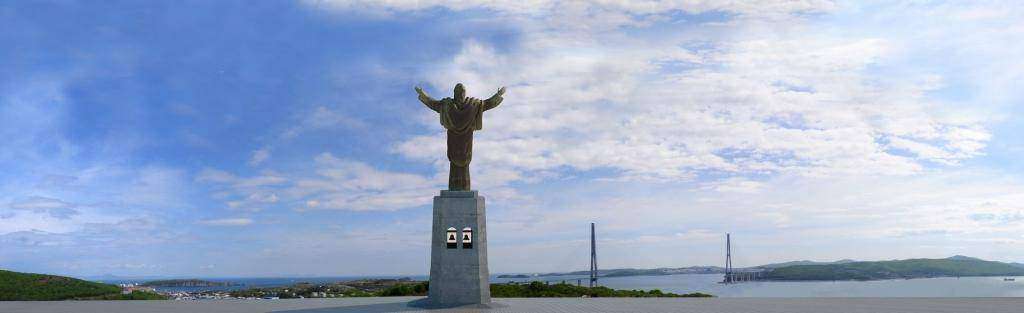 "Ставьте статую Христа у Кадырова моста": обсуждение подарка Петербургу от Зураба Церетели