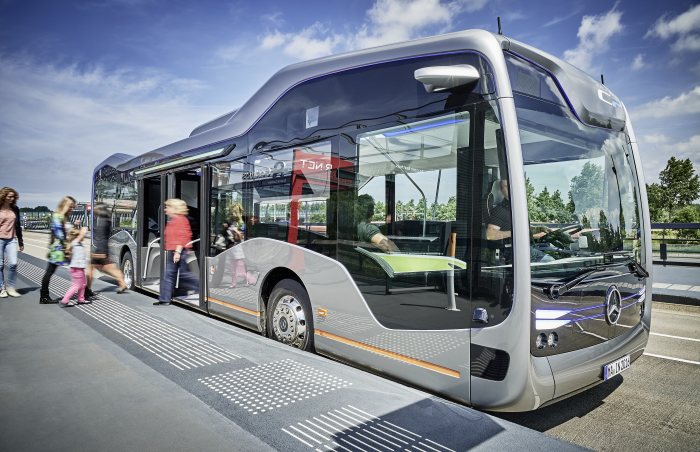 Mercedes показал свой беспилотный автобус будущего