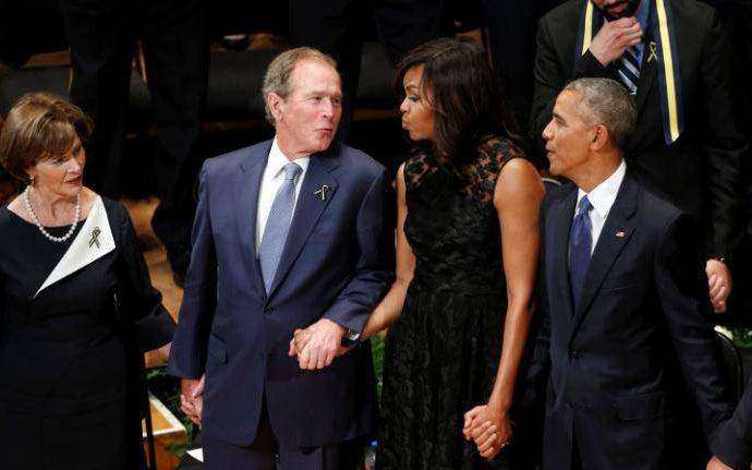 Джордж Буш сплясал на похоронах