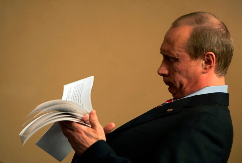 Разгадан еще один секрет Путина — почему он не носит очки