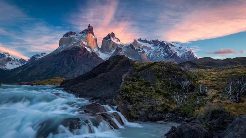 cuernos_del_paine_from_lake_pehoe