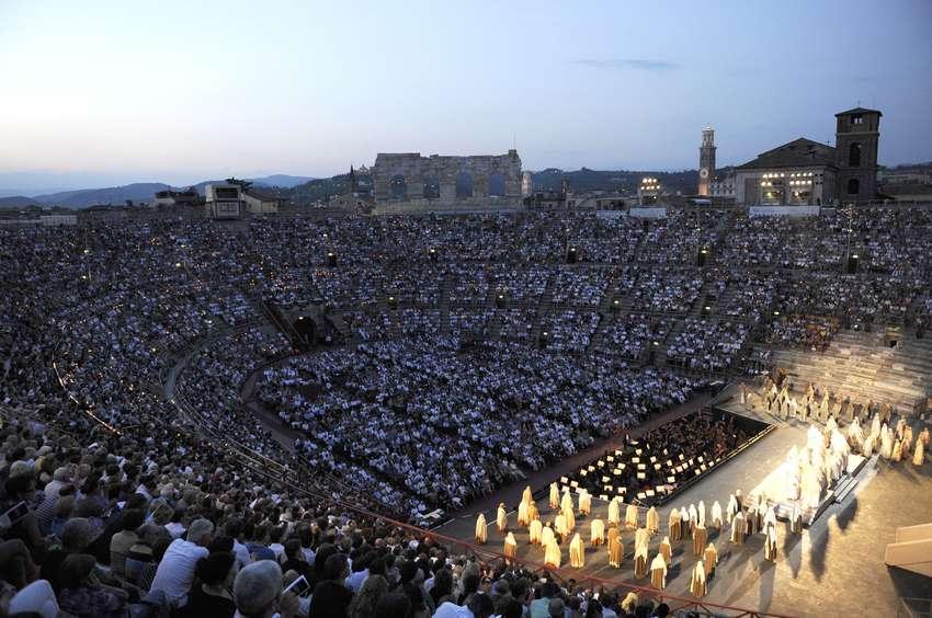 arena-di-verona - список впечатляющих театров мира