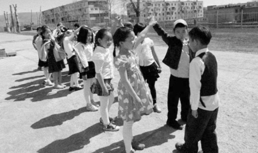 Top 50 street (yard) games of Soviet era childhood (with documentary photos, videos and instructions)