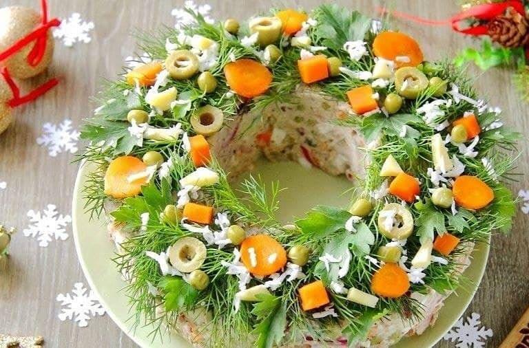 10 креативных салатов оливье - главной отечественной еды в Новый год