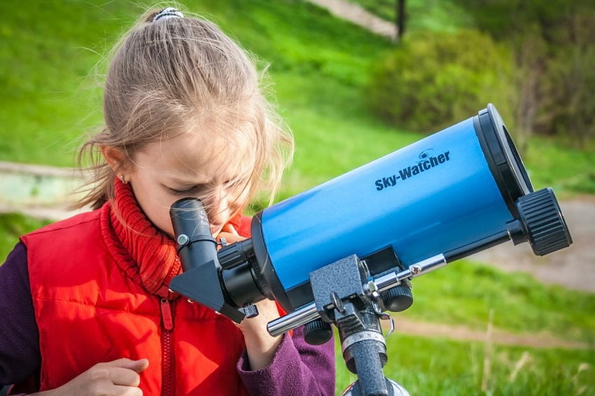 Видео: что будет, если посмотреть на Солнце через телескоп