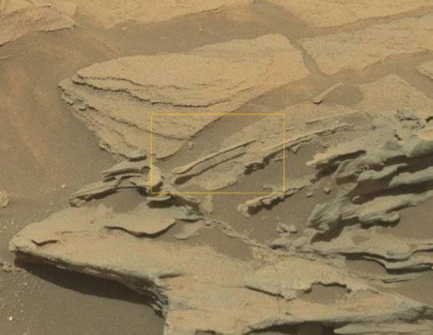 33 снимка странных и таинственных объектов на Марсе. С объяснениями